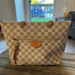 Medium Louis Vuitton tote bag